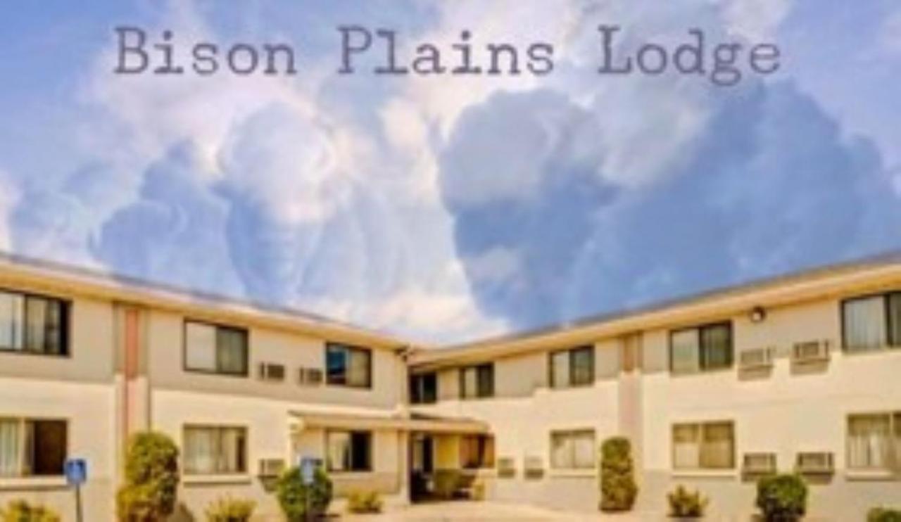 Bison Plains Lodge Moorhead Exterior photo