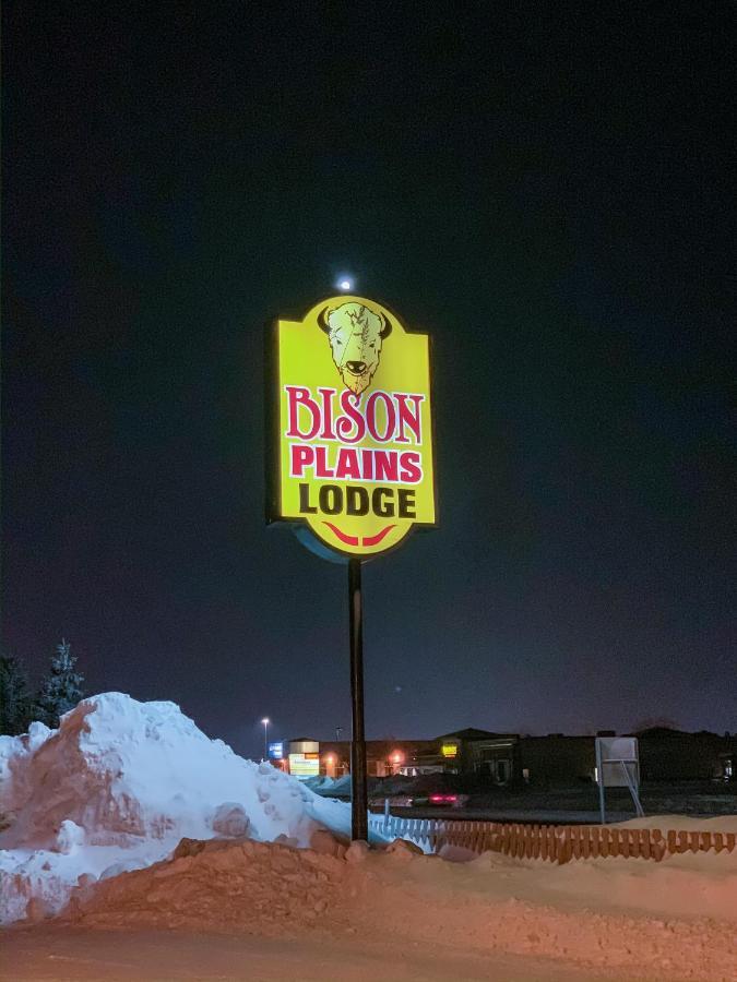 Bison Plains Lodge Moorhead Exterior photo